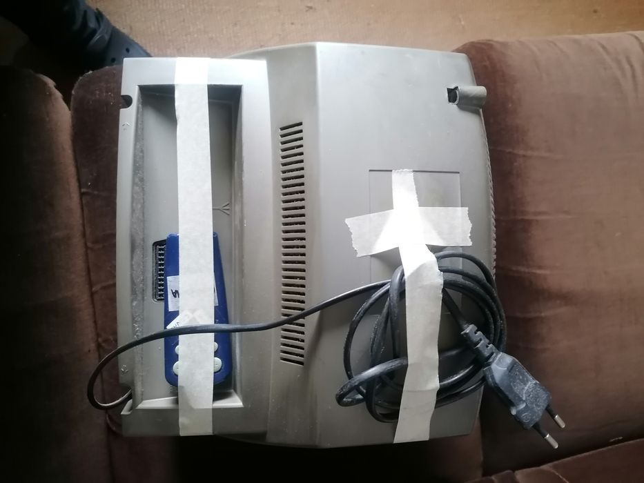 Televisão com comando básico universal