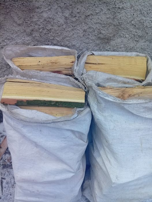 Дрова акації в мішках