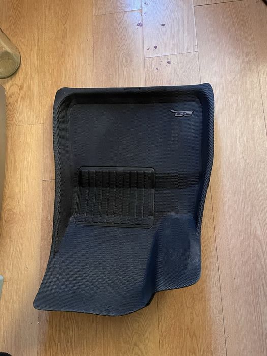 Коври для Tesla 3