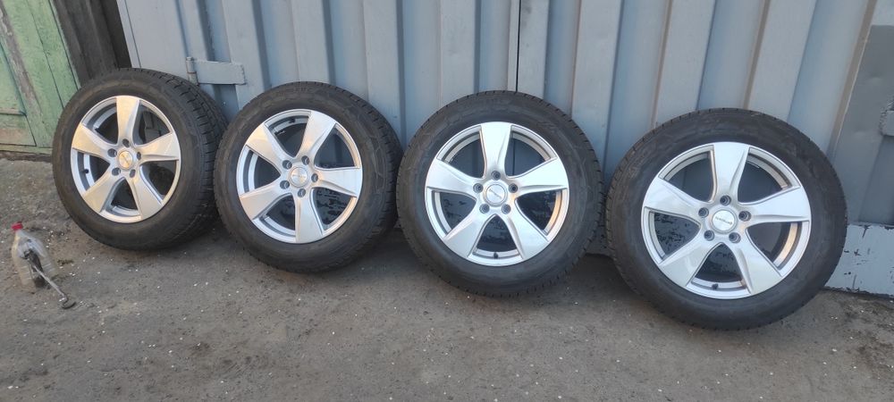 Продам к-т.дисків з зимовою гумою 5/120 R17 на Volkswagen T5,T6.