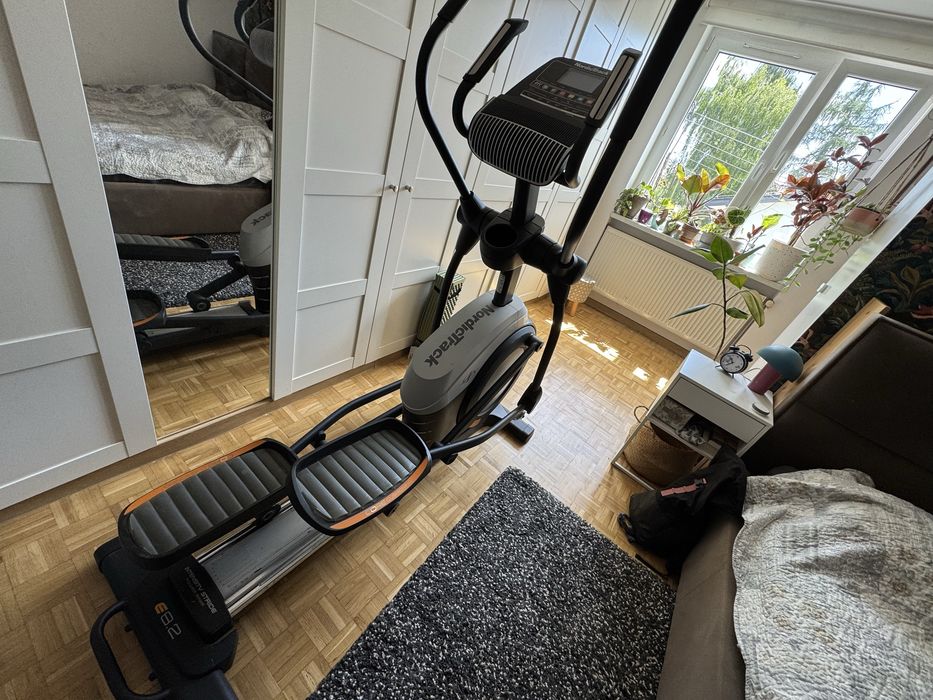 Orbitrek NordicTrack E8.2 przedni napęd i winda