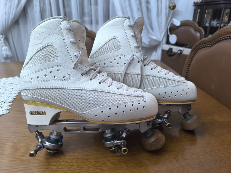 Patins de patinagem artística