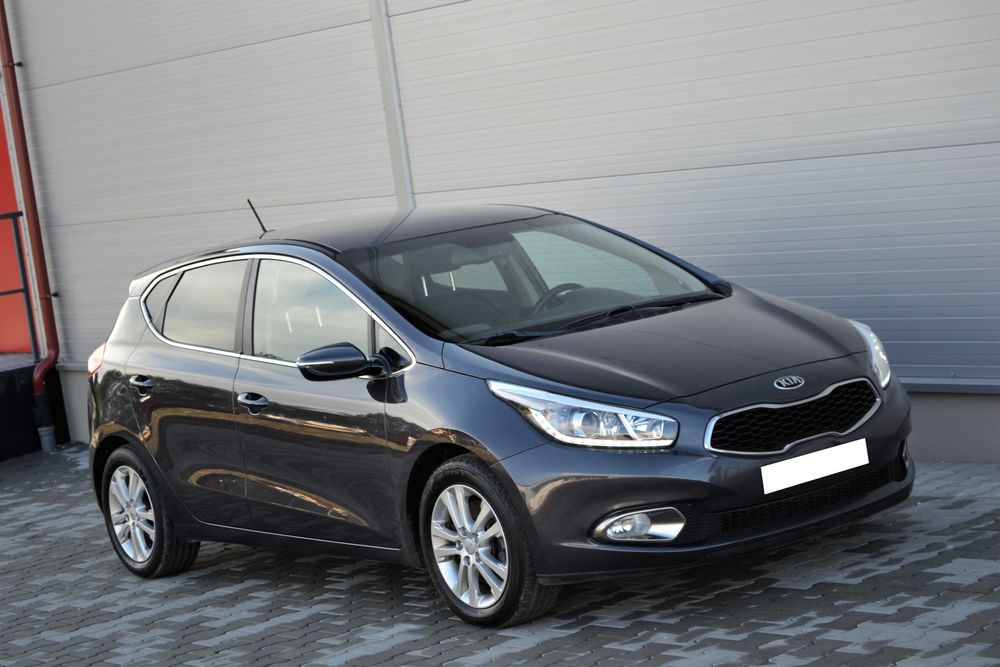 KIA Ceed 1.4 16v 100KM**Navi**Kamera cofania**Climatronic**LED