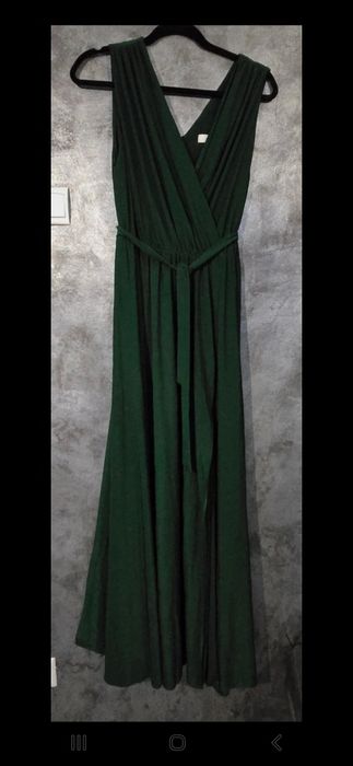 Długa zielona sukienka