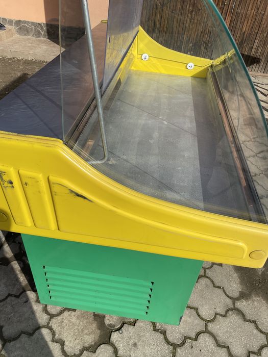 Холодильник вітрина