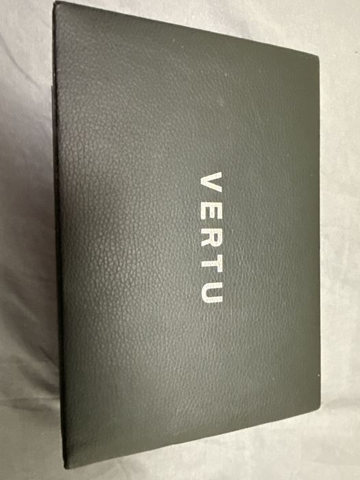 Vertu snake чорний новий.