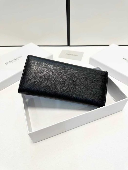 Carteira Yves Saint Laurent comprida em pele de bezerro