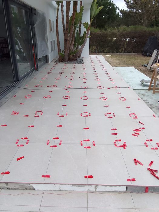 Ladrilhador e pintor com experiencia