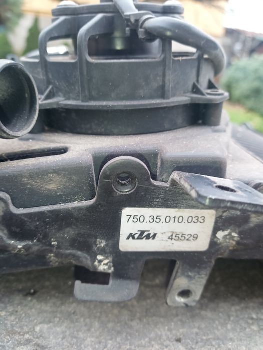 Радіатор KTM 690