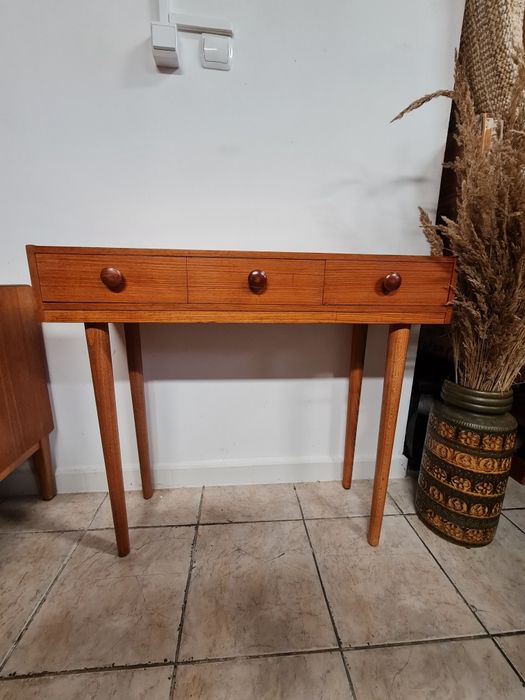Konsola,małe biurko tekowe, skandynawski design, Szwecja lata 60,mid-c