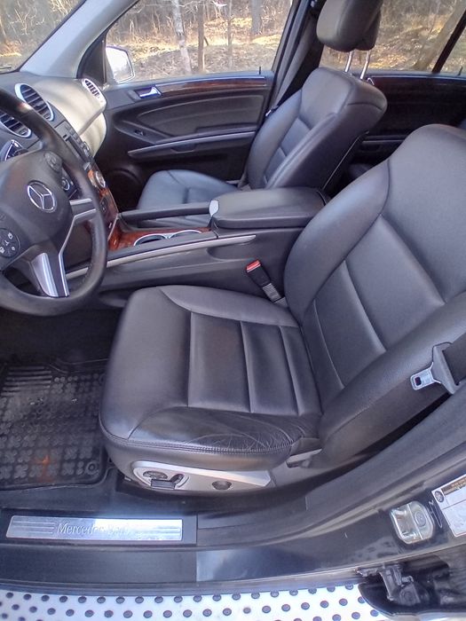 Mercedes 350 ML  benzyna 2011r.