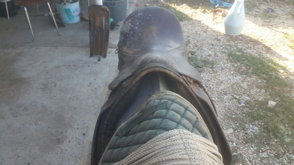 Vendo ou troco sela de cavalo