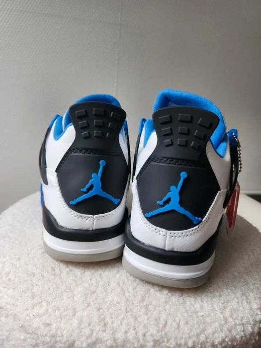 Jordan_4_retro_Motorsports R.39