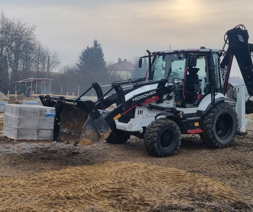Usługi koparko-ładowarką