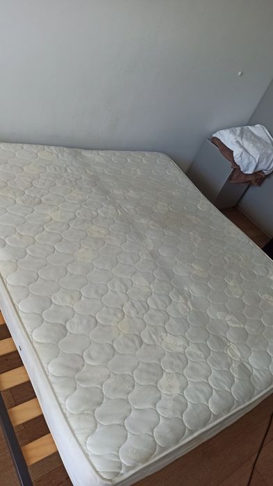 Хімчистка м'яких меблів та килимів на виїзд.