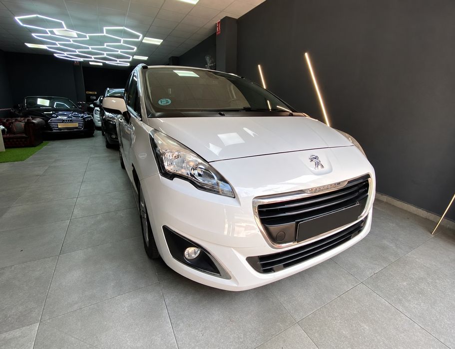 Peugeot 5008 1.2 PureTech Style – 7 Lugares (2015)