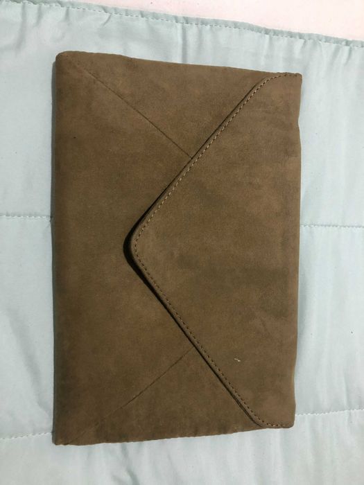 Clutch verde caqui