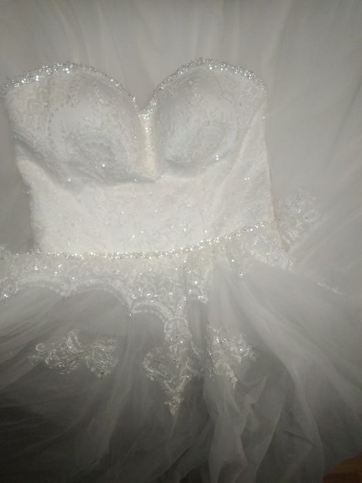 Весільна сукня, фата , болеро