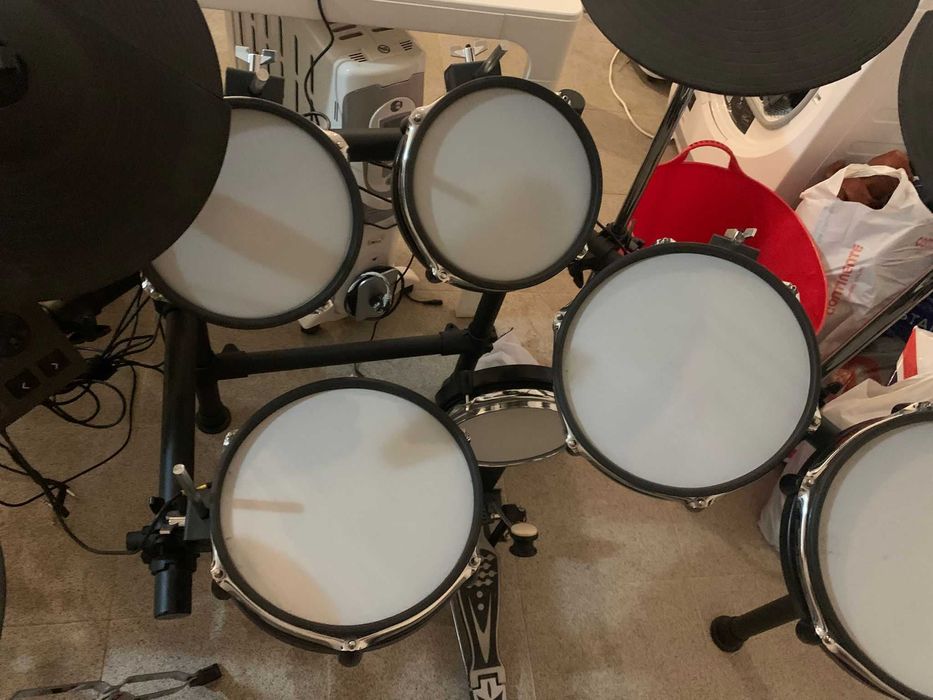Bateria eletrónica Millenium MPS-850 E-Drum Set