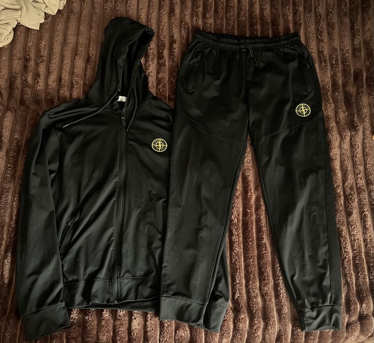 Продам чоловічій костюм stone island