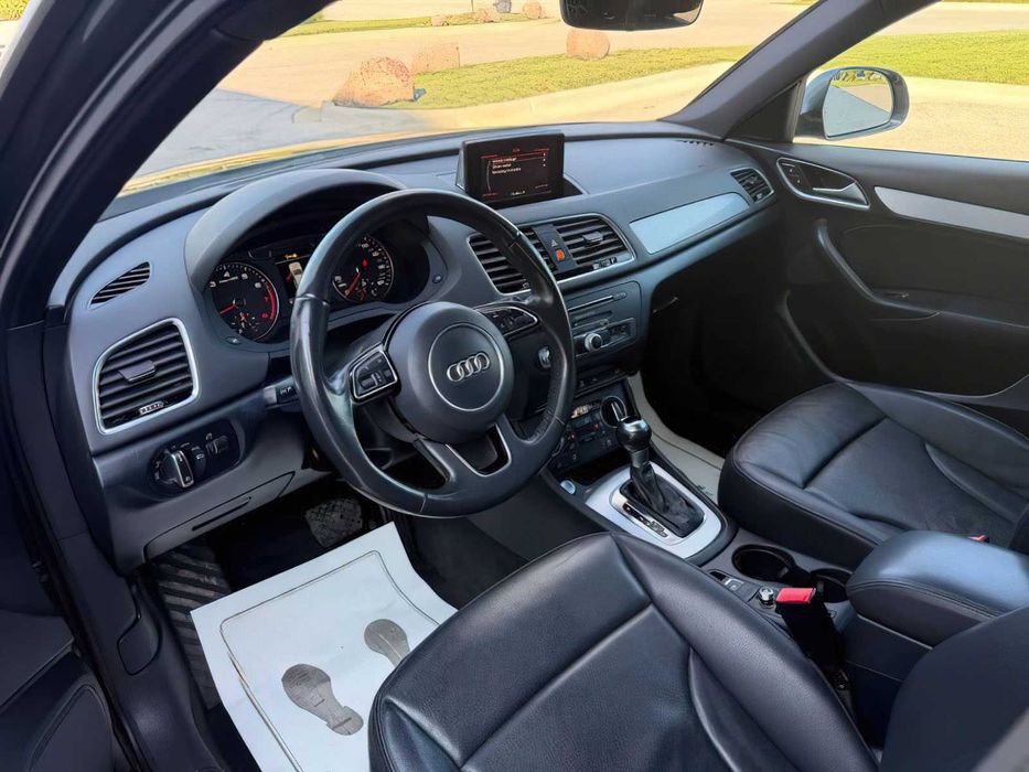 Audi Q3      2018