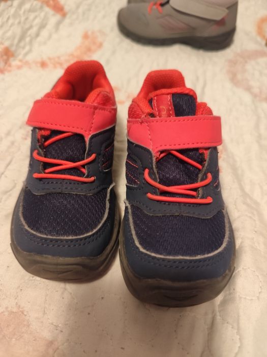 W bardzo dobrym stanie, półbuty Quechua w rozm 27. Decathlon