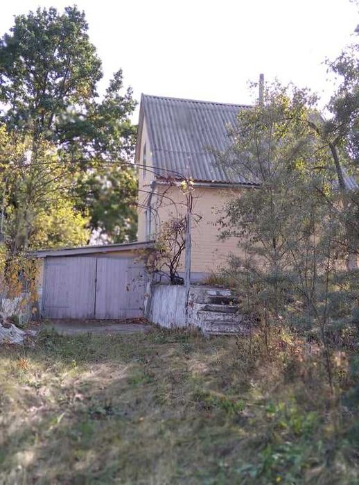 Дача, літній будинок з городом