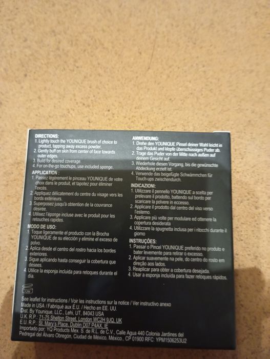 Younique powder foundation podkład w kompakcie