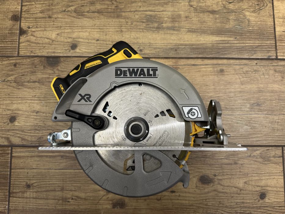 Piła, pilarka tarczowa, akumulatorowa DeWalt DCS570 - 2023r.