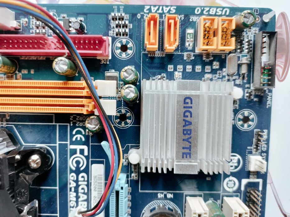Материнська плата Gigabyte GA-M61PME-S2P