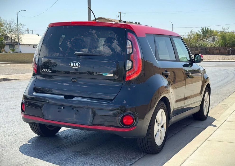 Kia Soul EV      2015