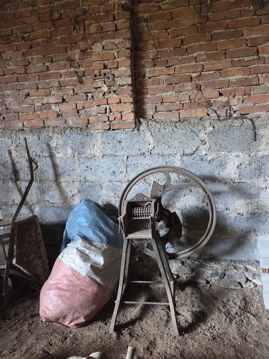 Sprzedam  stara sieczkarnia  odbiór  tylko osobisty  Rosochy