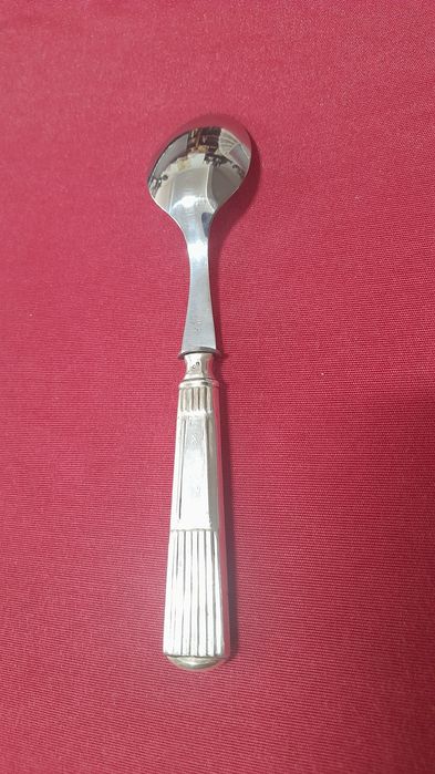 Colher  cabo em prata ( Chá )