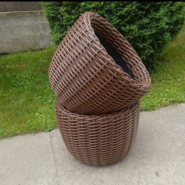 Кашпо з ротангу .