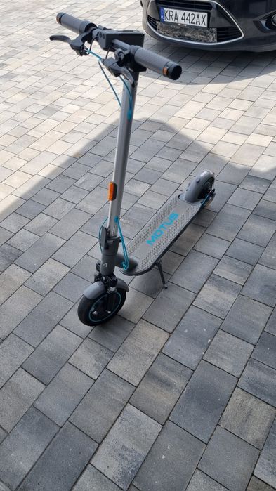 Motus Scooty 10 plus  gen6   hamulce x2,    amortyzacja x 2     bateria 60km