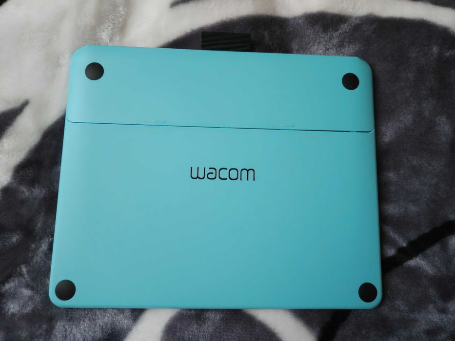 Tablet graficzny Wacom Intuos Comic S niebieski i futerał ochronny