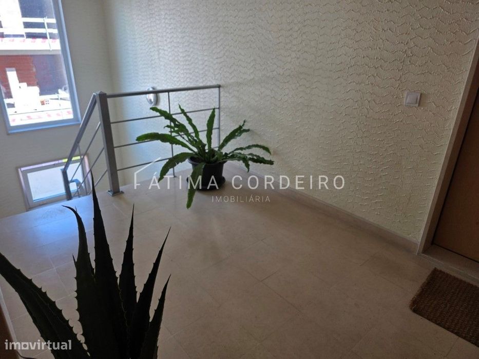 Excelente Apartamento T2 remodelado com parqueamento em ótima local...
