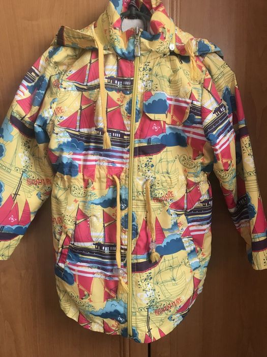 Куртка на весну для дівчинки 6-7 років: куртка 110см