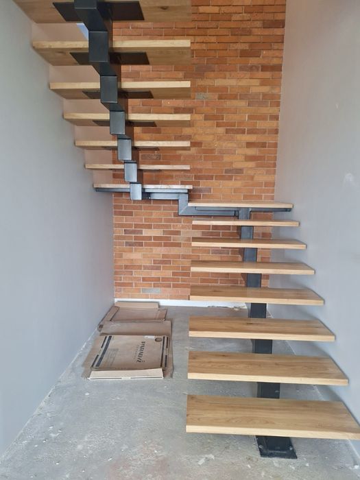 Stopnie dębowe jesionowe