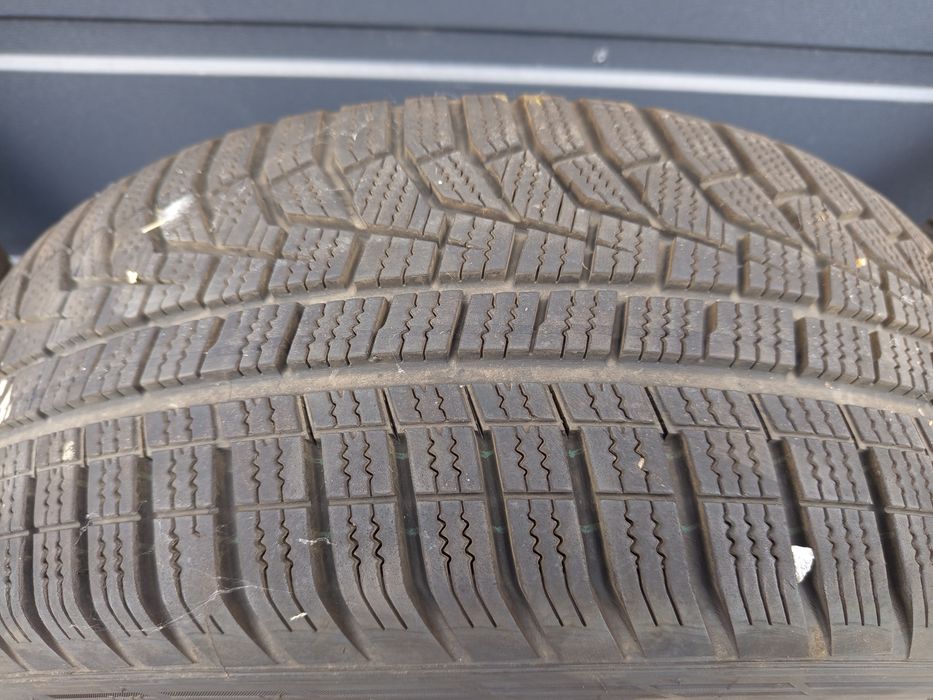 Opony zimowe Hankook 205/55/17  7mm