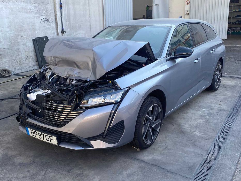 Salvado Peugeot 308 SW III 1.5 BlueHDi 130hp | 2024 | 11.890Km