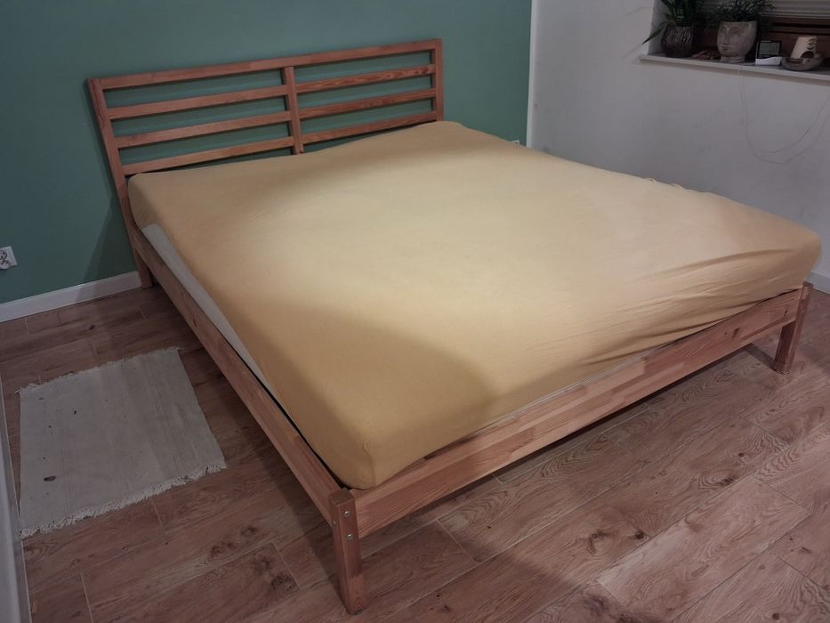 Łóżko Ikea Tarva z dnem