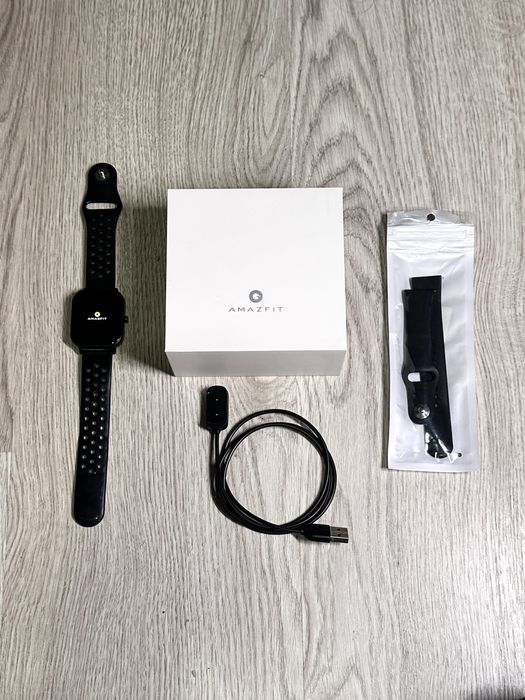 Smartwatch Amazfit GTS  c/ 2 braceletes