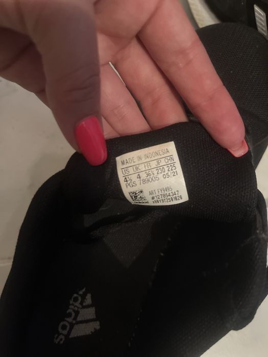 Tenis adidas como novas