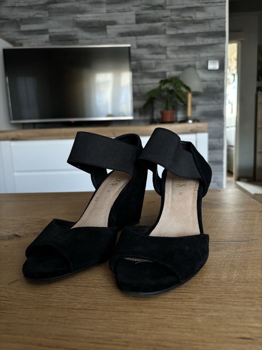 buty na obcasie czarne