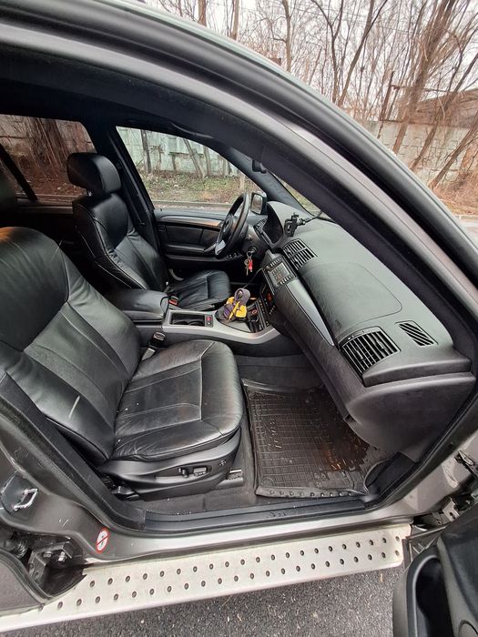 Продам BMW X5 E53