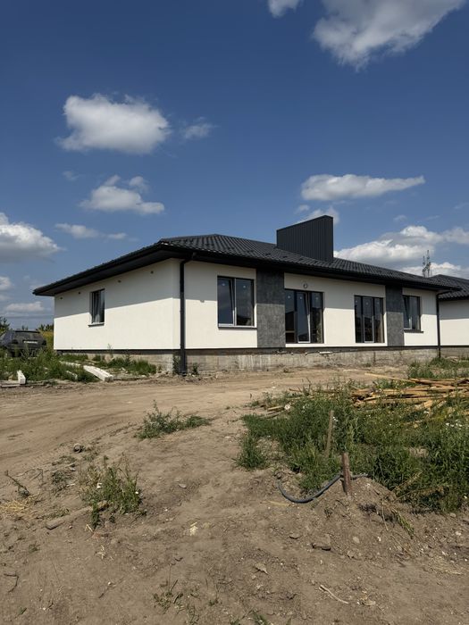 Продаж котеджу з комунікаціями