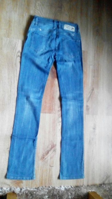 "Stradivarius", damskie spodnie jeans, rozm.34