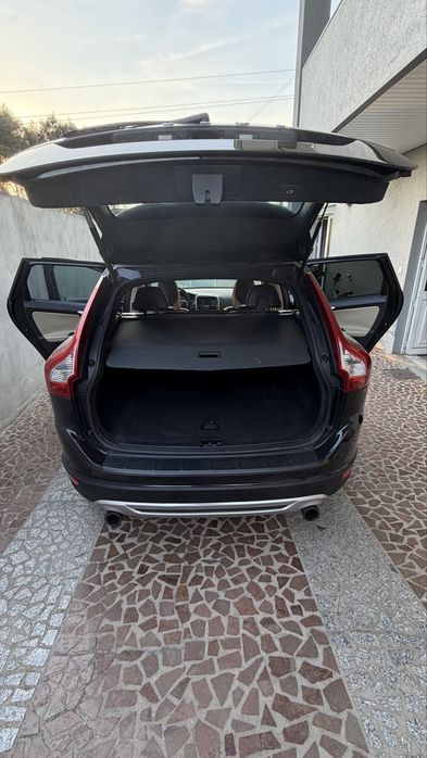 Volvo XC60 2011 R-Design D3
