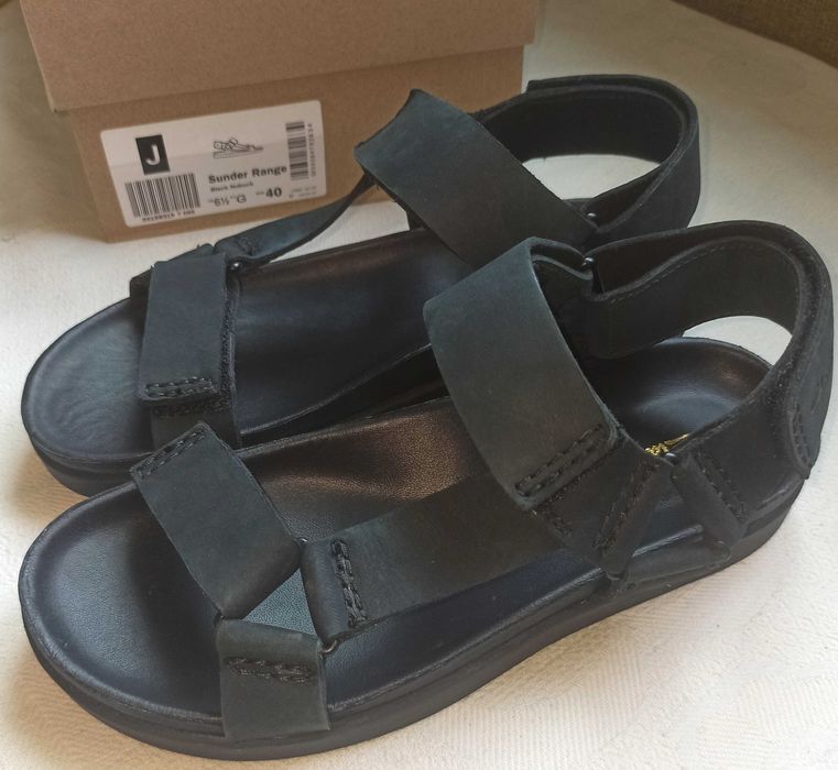 Босоніжки CLARKS Sunder Range чорний нубук40 розмір  нові Оригінал